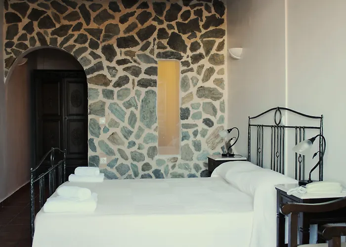 Costa Marina Fira (Santorini)